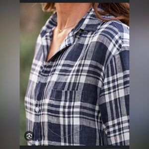 Habitat long sleeve women’s button-up shirt blue white size small